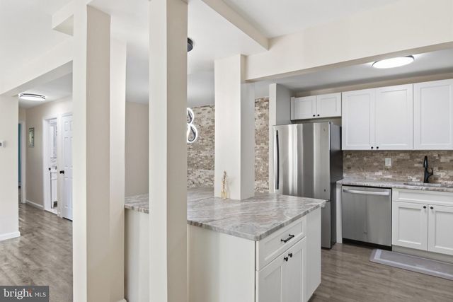 903 CRICKET LN, Woodbridge, NJ 07095