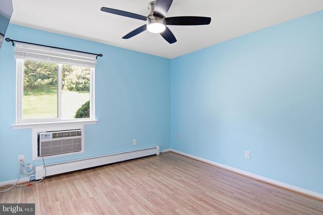903 CRICKET LN, Woodbridge, NJ 07095