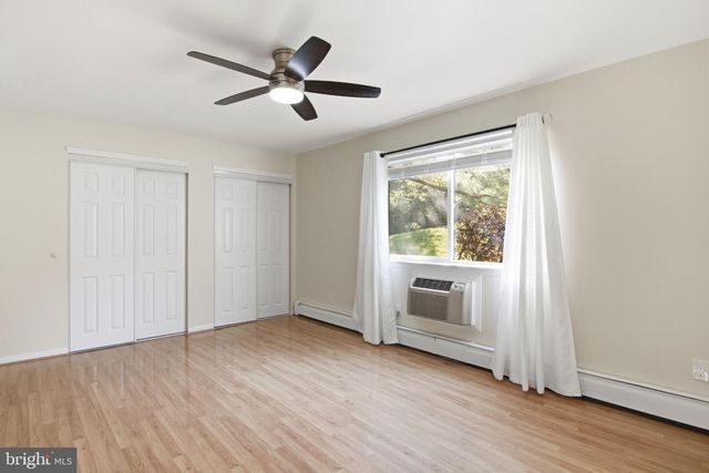 903 CRICKET LN, Woodbridge, NJ 07095