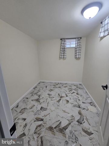 903 CRICKET LN, Woodbridge, NJ 07095
