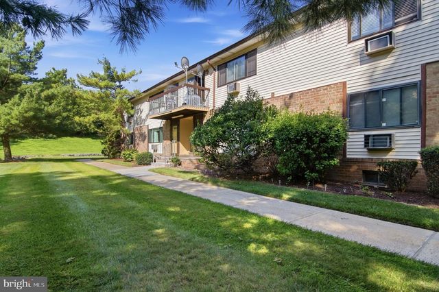 903 CRICKET LN, Woodbridge, NJ 07095