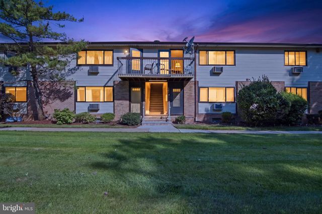 903 CRICKET LN, Woodbridge, NJ 07095