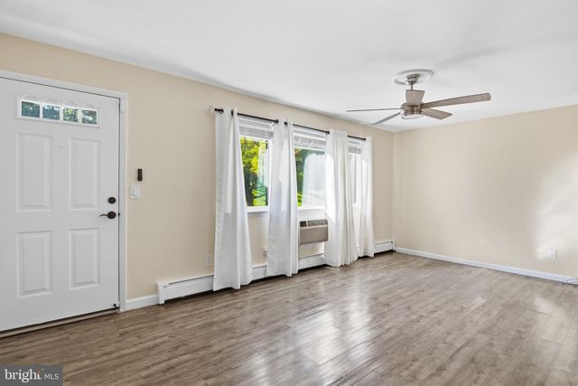 903 CRICKET LN, Woodbridge, NJ 07095