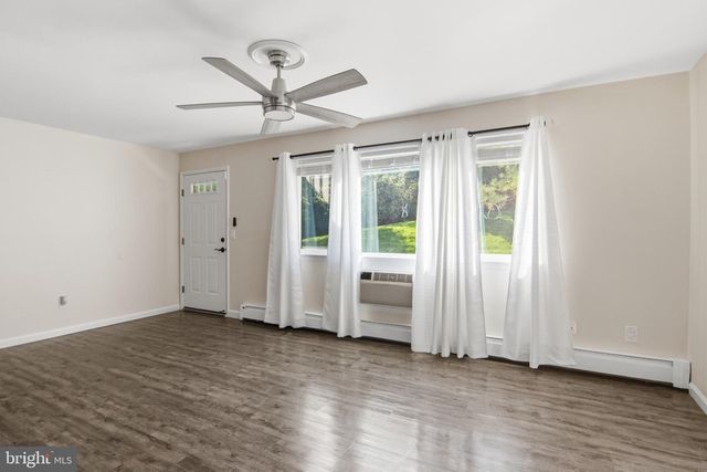 903 CRICKET LN, Woodbridge, NJ 07095