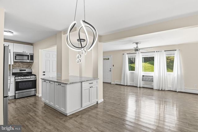903 CRICKET LN, Woodbridge, NJ 07095