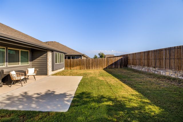 828 Foxtail Bend, Lavon, TX 75166