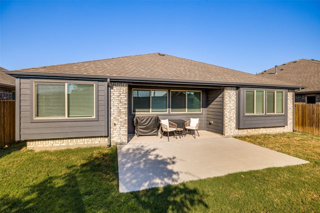 828 Foxtail Bend, Lavon, TX 75166