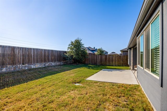 828 Foxtail Bend, Lavon, TX 75166