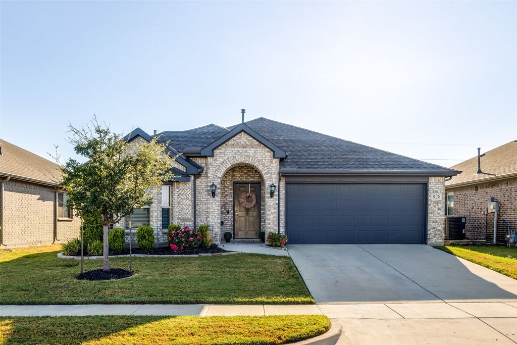 828 Foxtail Bend, Lavon, TX 75166