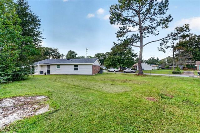 801 Trailwood Drive W, Mobile, AL 36608