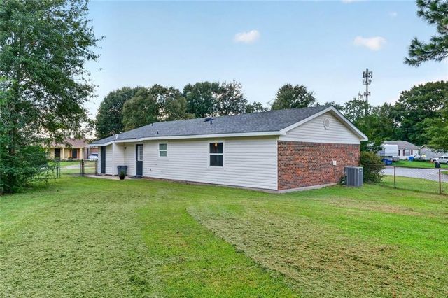 801 Trailwood Drive W, Mobile, AL 36608