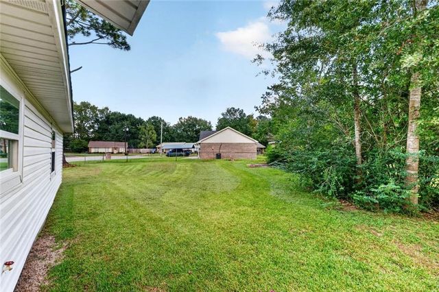 801 Trailwood Drive W, Mobile, AL 36608