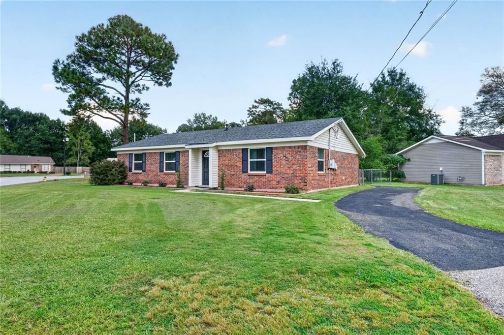 801 Trailwood Drive W, Mobile, AL 36608