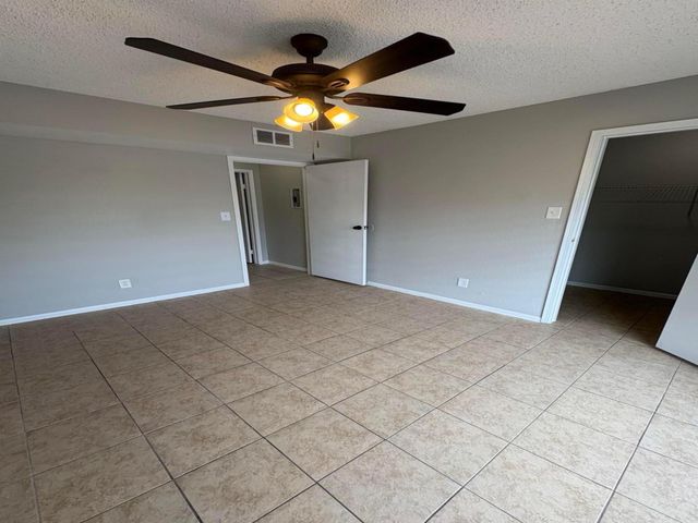10101 S Gessner Road 515, Houston, TX 77071