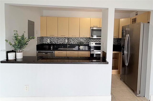 505 S Pine Island Road 208B, Plantation, FL 33324