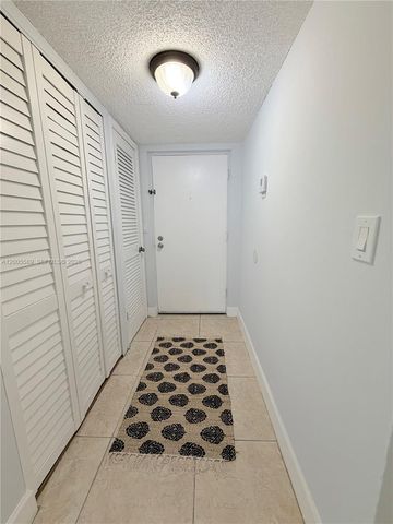 505 S Pine Island Road 208B, Plantation, FL 33324