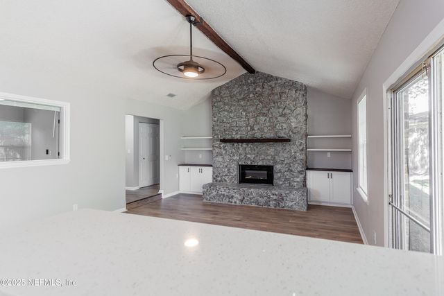 1515 W POINTER Drive W, Jacksonville, FL 32221