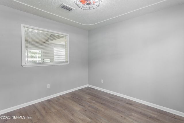 1515 W POINTER Drive W, Jacksonville, FL 32221
