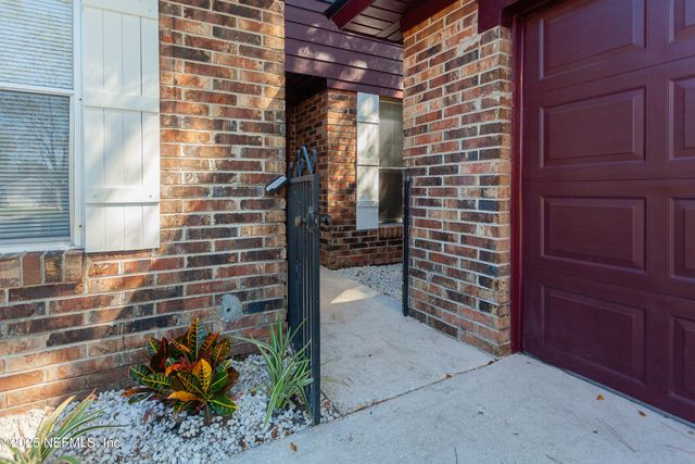 1515 W POINTER Drive W, Jacksonville, FL 32221