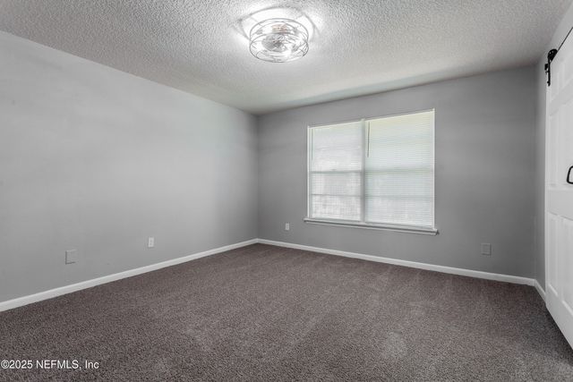 1515 W POINTER Drive W, Jacksonville, FL 32221