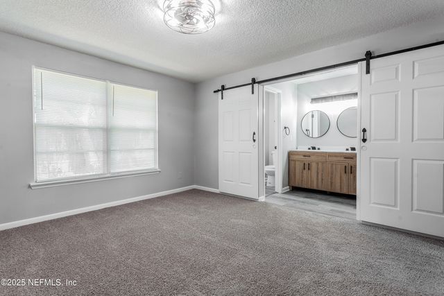 1515 W POINTER Drive W, Jacksonville, FL 32221