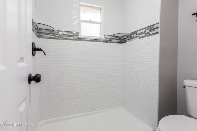 1515 W POINTER Drive W, Jacksonville, FL 32221