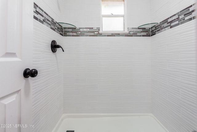 1515 W POINTER Drive W, Jacksonville, FL 32221