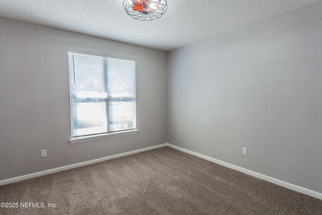 1515 W POINTER Drive W, Jacksonville, FL 32221