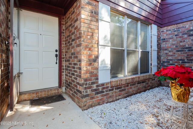 1515 W POINTER Drive W, Jacksonville, FL 32221