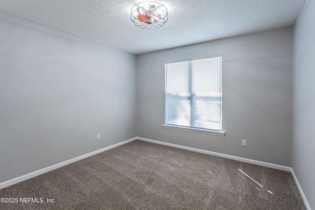 1515 W POINTER Drive W, Jacksonville, FL 32221