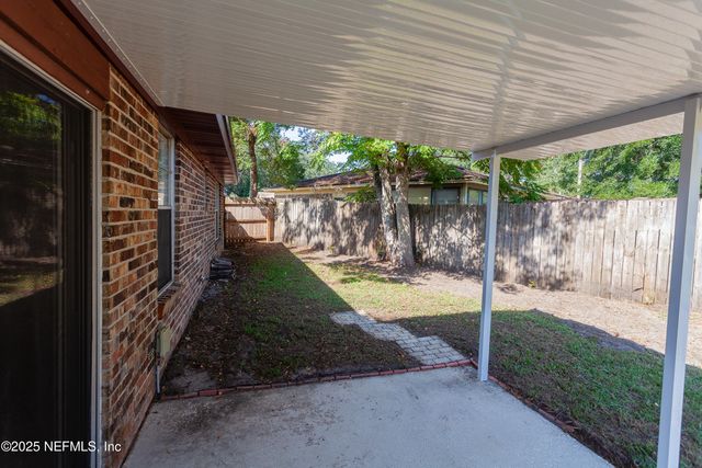 1515 W POINTER Drive W, Jacksonville, FL 32221