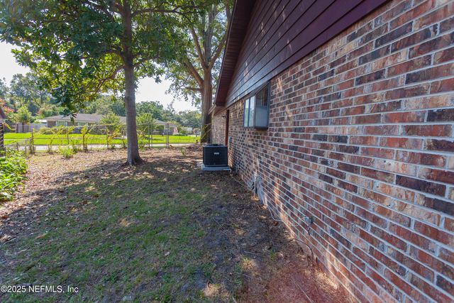 1515 W POINTER Drive W, Jacksonville, FL 32221