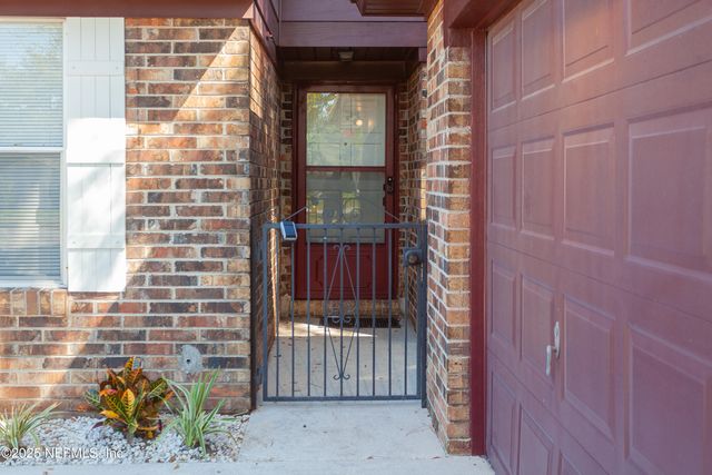 1515 W POINTER Drive W, Jacksonville, FL 32221