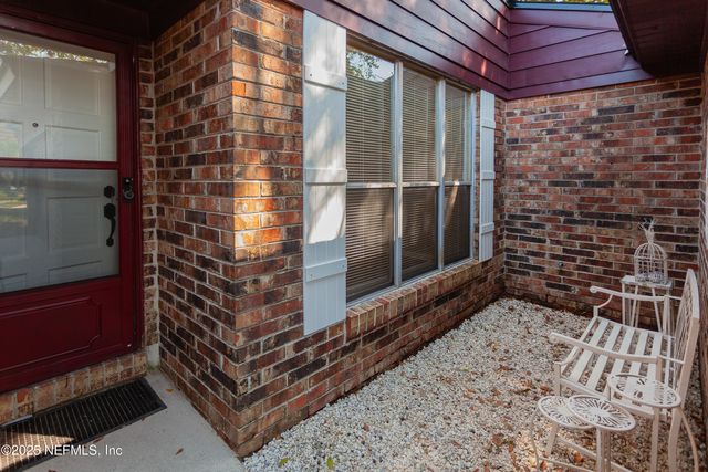 1515 W POINTER Drive W, Jacksonville, FL 32221