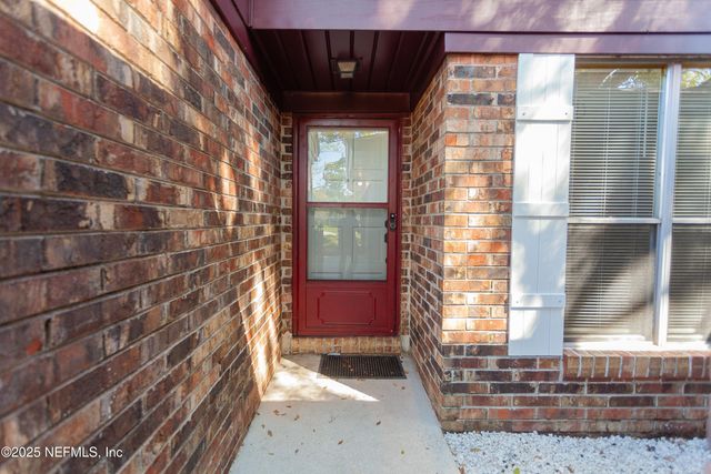 1515 W POINTER Drive W, Jacksonville, FL 32221