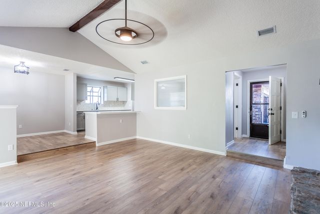 1515 W POINTER Drive W, Jacksonville, FL 32221