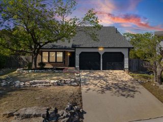7702 Fenton CV, Austin, TX 78736