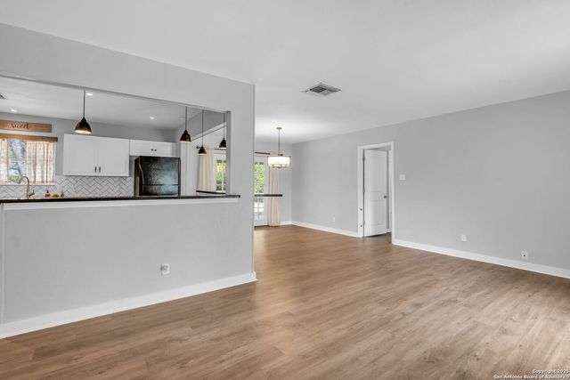 8211 Berrycreek, San Antonio, TX 78218