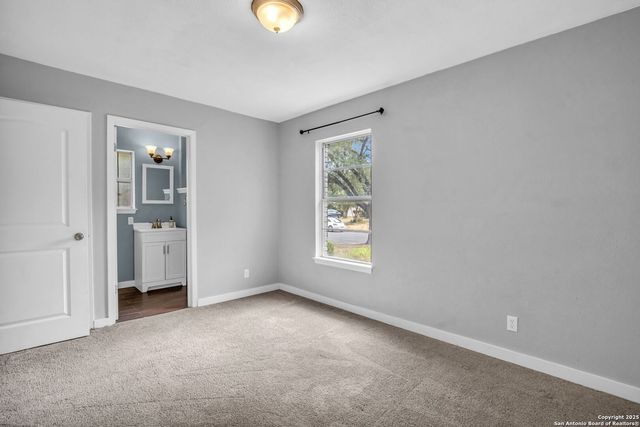 8211 Berrycreek, San Antonio, TX 78218