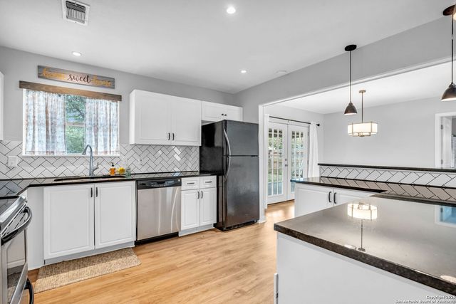 8211 Berrycreek, San Antonio, TX 78218