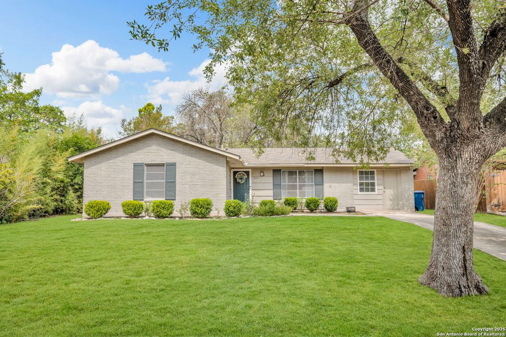 8211 Berrycreek, San Antonio, TX 78218