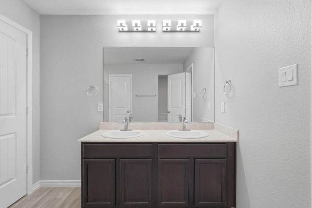 9431 Paloma Creek Drive, Tomball, TX 77375