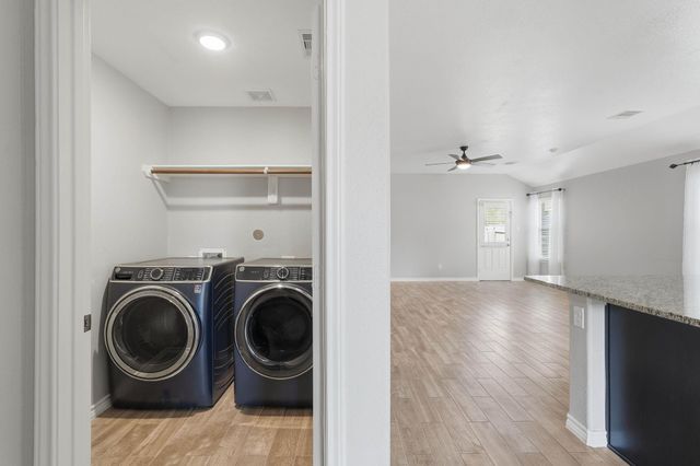 9431 Paloma Creek Drive, Tomball, TX 77375