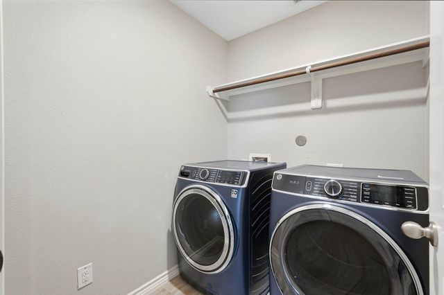 9431 Paloma Creek Drive, Tomball, TX 77375