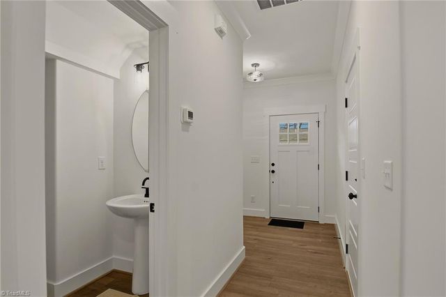 832 Vandar Drive, Winston-salem, NC 27106