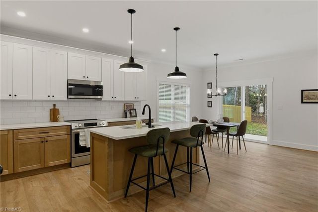 832 Vandar Drive, Winston-salem, NC 27106