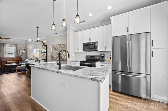 444 Hurston Circle, Charlotte, NC 28208