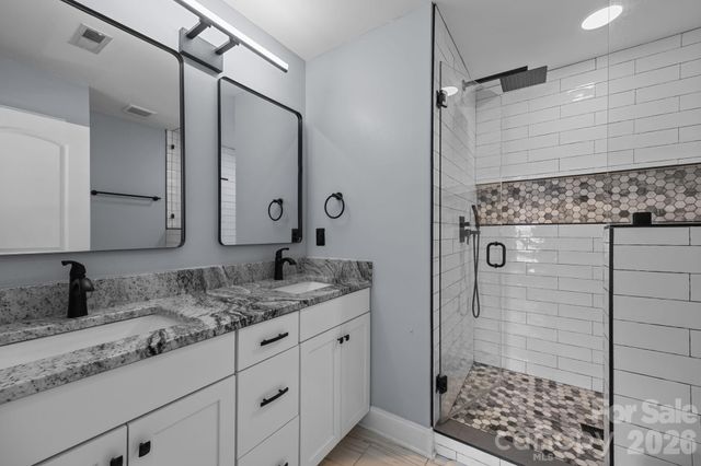 444 Hurston Circle, Charlotte, NC 28208