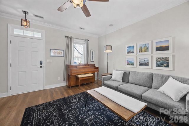 444 Hurston Circle, Charlotte, NC 28208