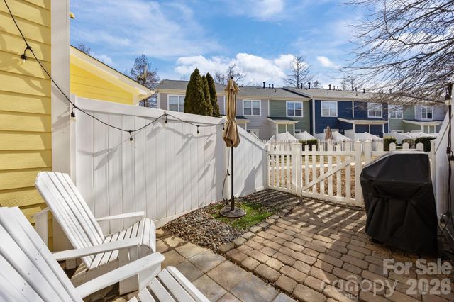 444 Hurston Circle, Charlotte, NC 28208